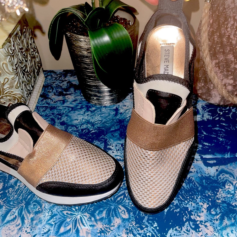 Steve Madden tennis shoes